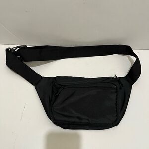SoJourner Black Fanny Pack 3 Pocket Waist Bag Lightweight Adjustable Gorpcore